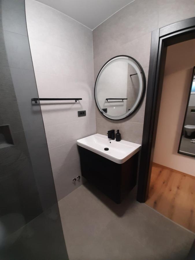 Apartman Mate Lopar Exterior photo